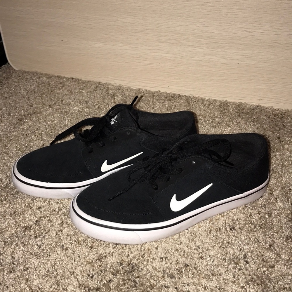 Nike SB Size 6 Youth/ 7-8 Women’s